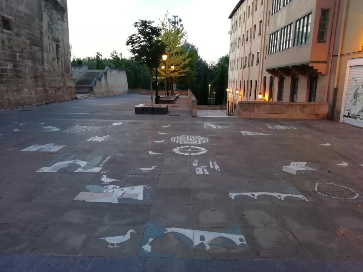 Apartamento Suite Para Dos Logrono Luaran gambar